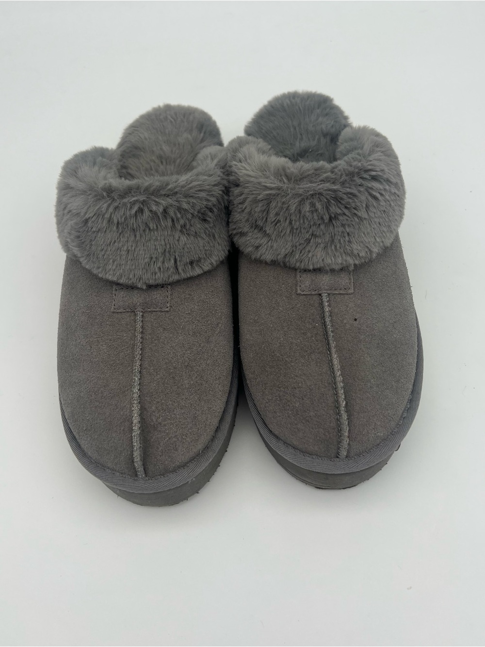 Women's size 7 platform Gray Faux Fur Lined Slip On Slippers shoes soft - Picture 2 of 4